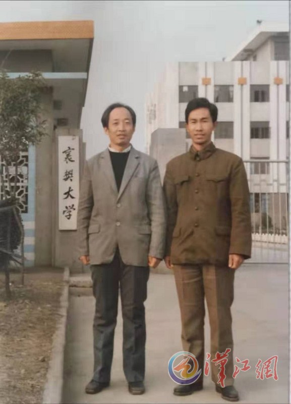 【襄阳晚报】李德智:在教书育人中回报社会